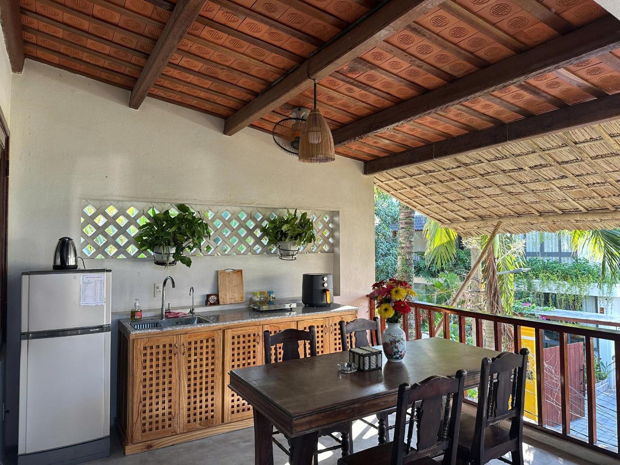 Small Family Homestay An Ban
